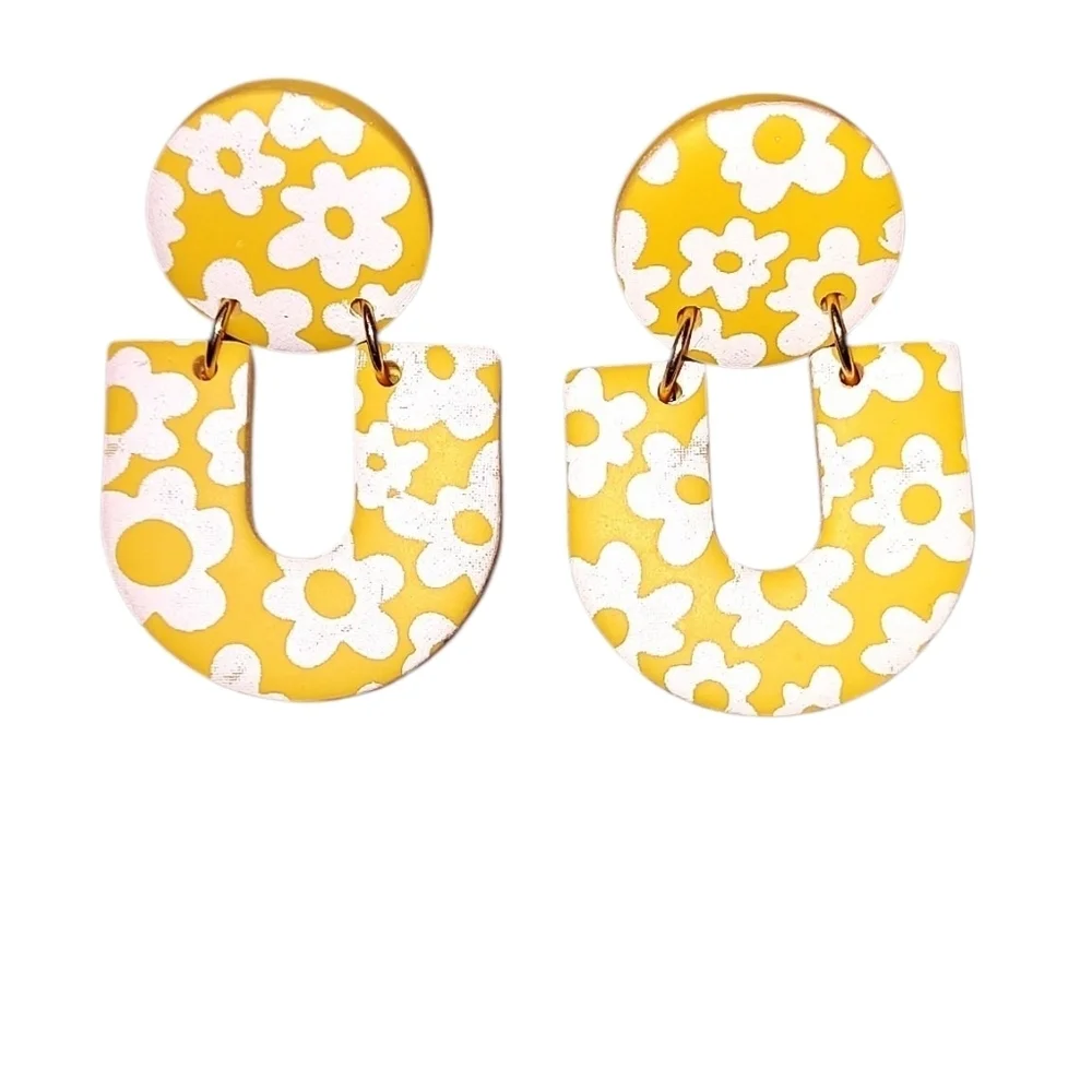 Floral Yellow and White Earrings - Picture 1 of 3